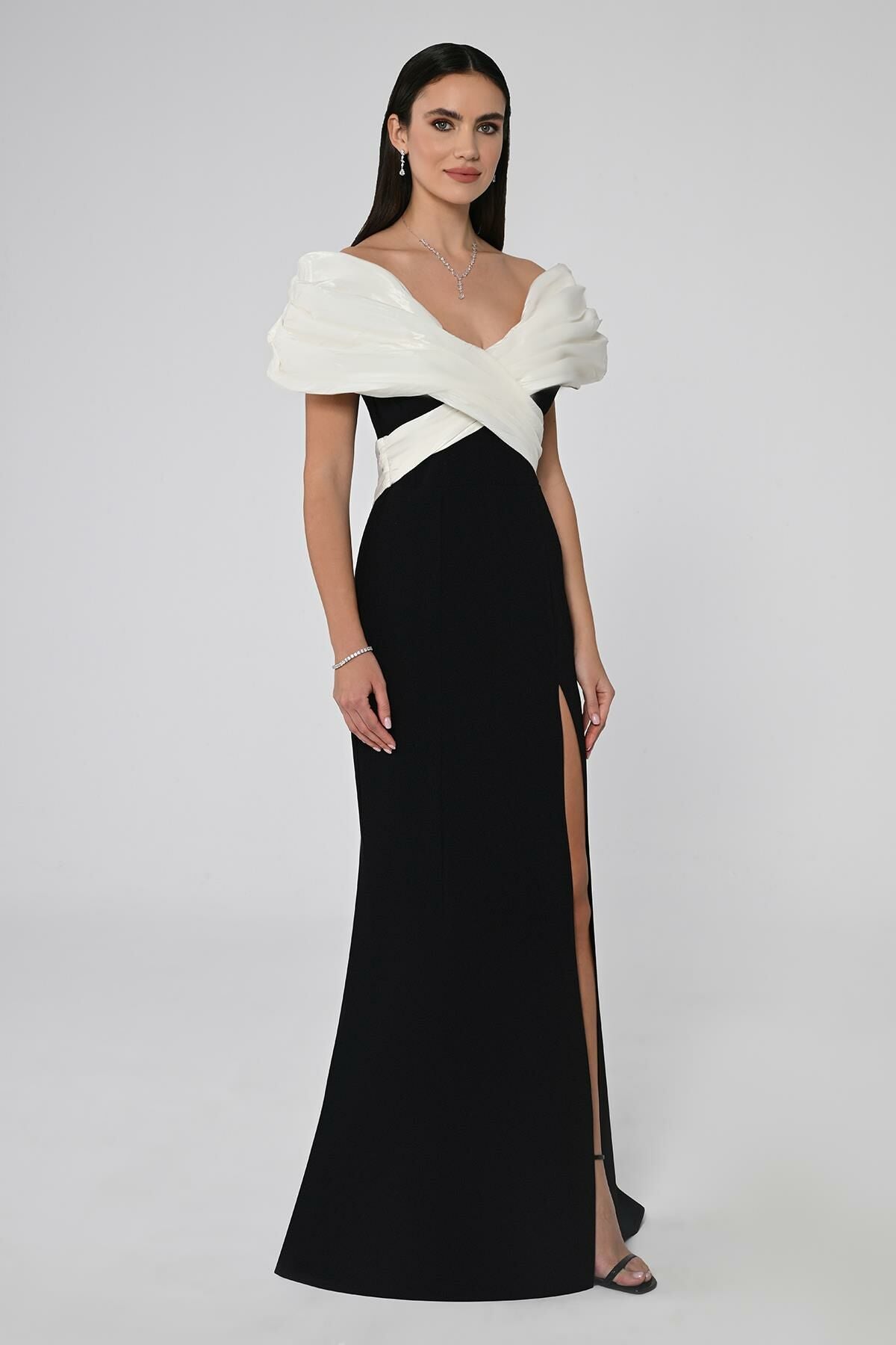 Cross Bow Sleeves - Maxi - Black & White
