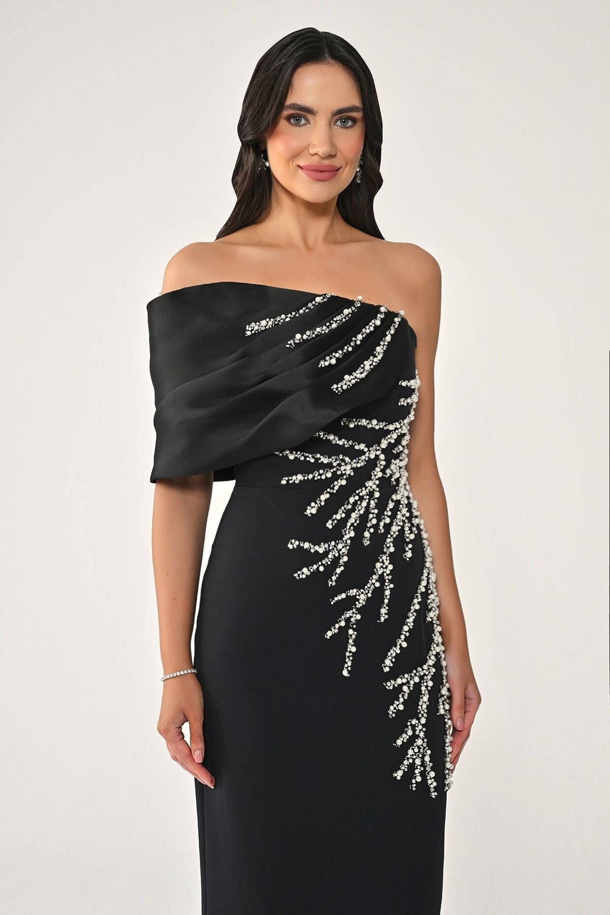 Evening Dresses Online UAE | Luxury Gowns & Formal Wear | MOU & YE MOU & YE Evening Dresses Online UAE | Luxury Gowns & Formal Wear | MOU & YE MOU & YE
